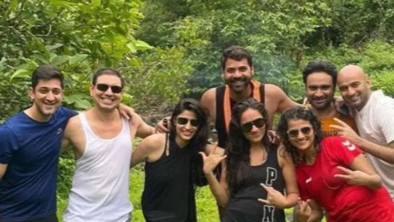 'Kumkum Bhagya' actor Shabir Ahluwalia goes on nature trail with friends and family Kumkum Bhagya