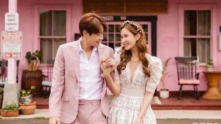 Lee Da Hae and Se7en tie the knot in dreamy ceremony; photos go viral Lee Da Hae