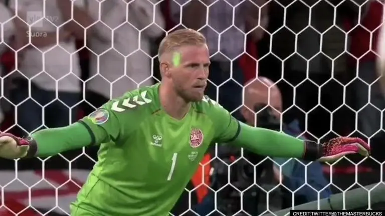 England fan shines laser light on Denmark goalkeeper's face during penalty in Euro 2020 England, Denmark, Euro 2020, England vs Italy, Italy vs England, Euro 2020 final, England fan shines laser, England fans, Harry Kane