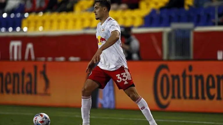 Veteran defender Aaron Long roped in by MLS champion LAFC on 2-year deal Aaron Long