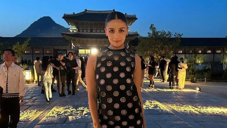 Alia Bhatt transparent Gucci handbag at Seoul show leaves internet divided Alia Bhatt