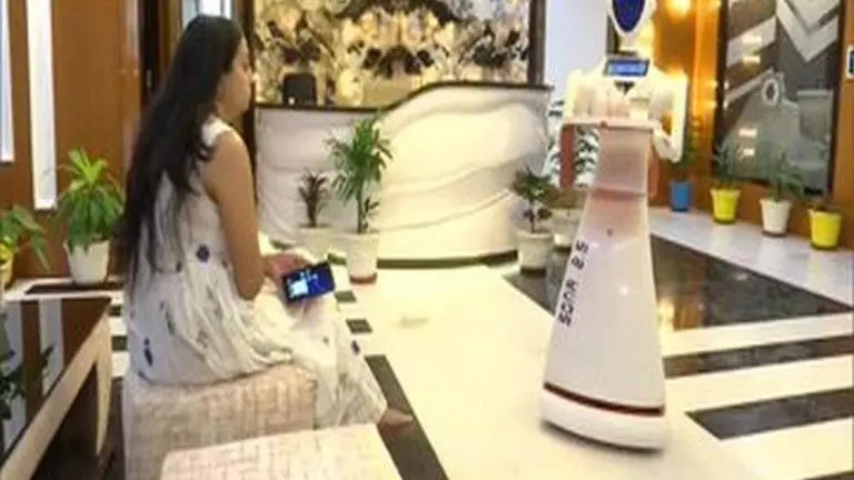Private firm uses robot to reduce human to human contact