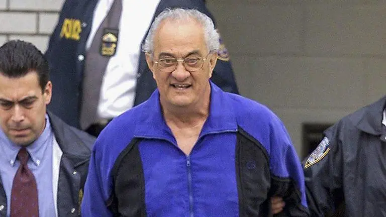 Gambino crime family's elder Gotti, Peter, dies in prison