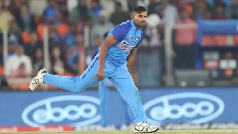 Shivam Mavi in action