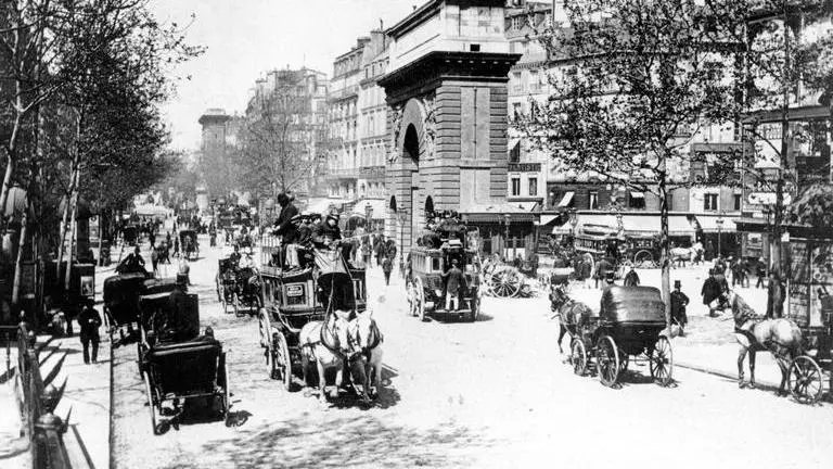 Ewry begins Olympic career with 3 titles in 1 day in Paris