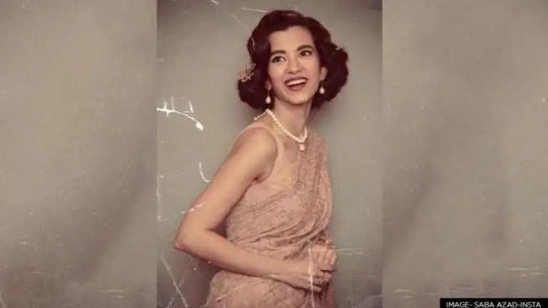 Saba Azad's latest pic grabs attention of Hrithik Roshan's family; Check their comments saba azad