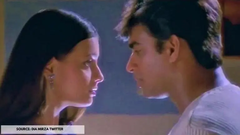 R Madhavan's 'Rehnaa Hai Terre Dil Mein' was promoted like this back in 2001; read trivia R Madhavan