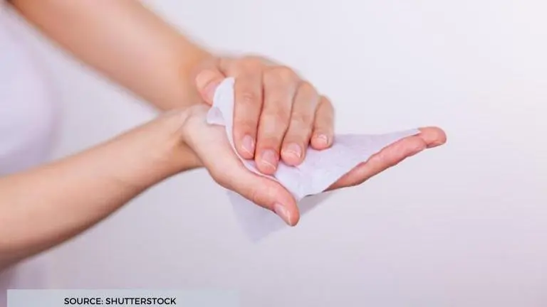 How to make your own disinfectant wipes? Check out the instructions how to make your own disinfectant wipes