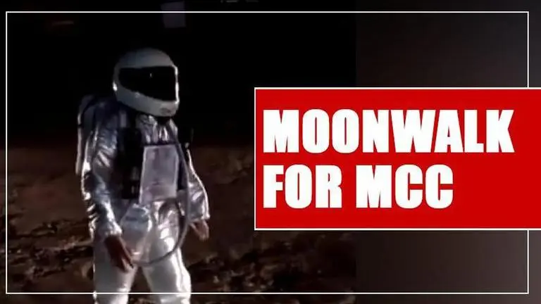 Mangaluru Schoolgirls moonwalk streets to alert MCC about potholes School girls