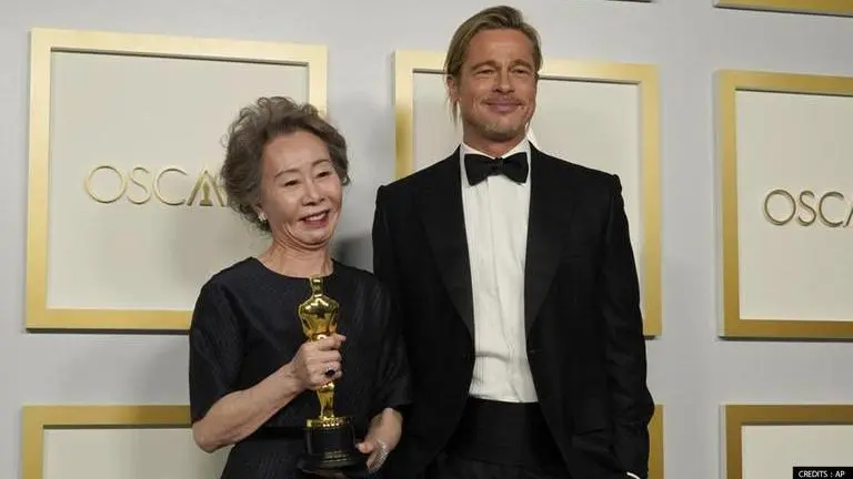 Oscars 2021: Yuh-Jung Youn's epic reply on being asked 'what did Brad Pitt smell like' Oscars 2021:‘Minari's' Yuh-Jung Youn fangirls over Brad Pitt after receiving award. Watch