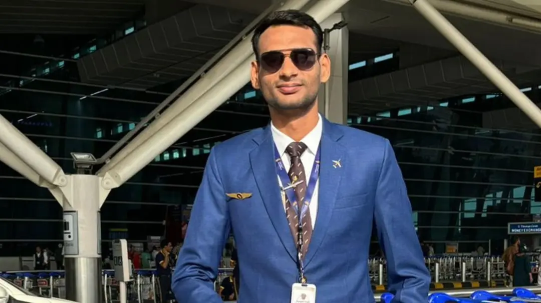 UP Man Poses as Singapore Airlines Pilot at Delhi Airport, Held; Envoy Simon Wong Reacts Man Held for Posing as Singapore Airlines Pilot, Envoy Simon Wong Reacts