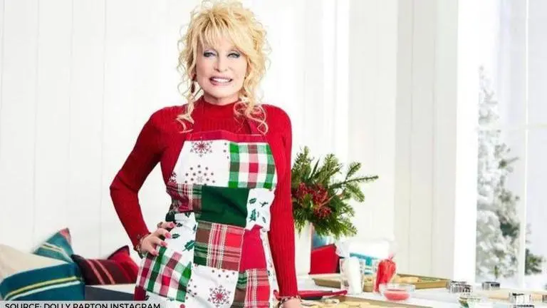 Dolly Parton's fans laud her after watching her show; call her 'an American treasure' dolly parton