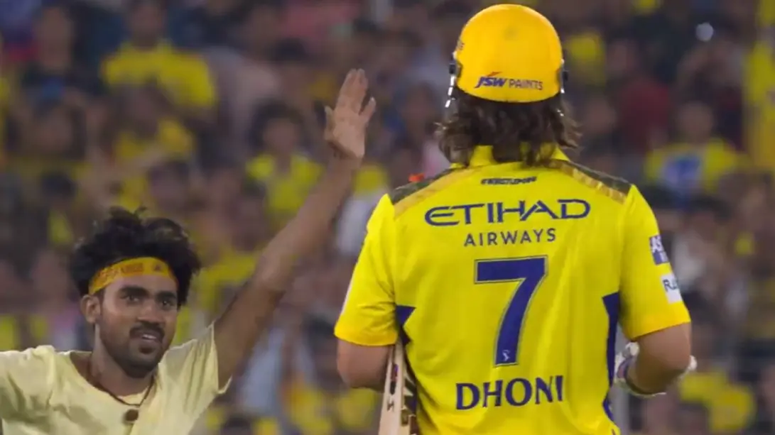 MS Dhoni's hilarious exchange with fan who intruded field during GT vs CSK game steals spotlight MS Dhoni