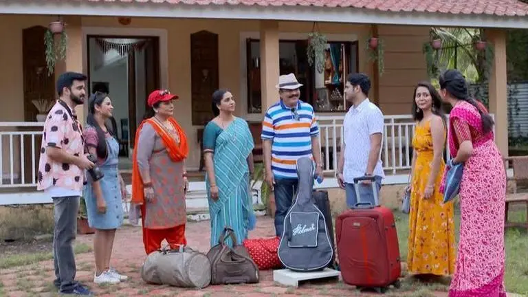 'Aai Kuthe Kay Karte' Episode Oct 30 Written Update: All Deshmukhs head to Lonavala aai kuthe kay karte episode