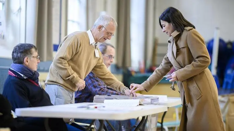 Virus fears expected to reduce France voter turnout