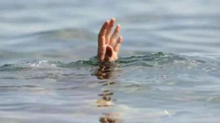 Minor boy, his mother among three drown in Pune lake