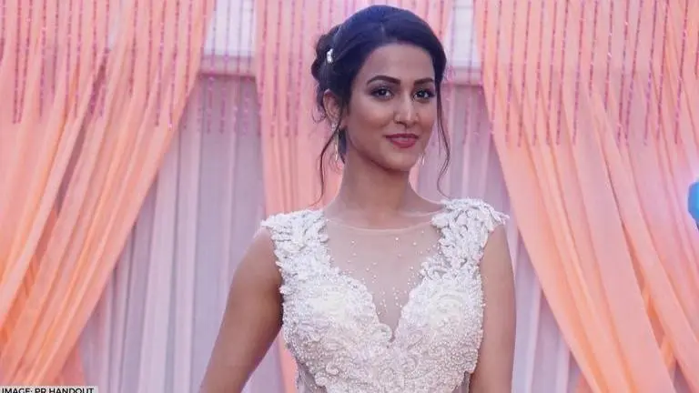 Amandeep Sidhu turns stylist for her look in Zee Tv's 'Teri Meri Ikk Jindri' Amandeep Sidhu