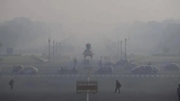 Delhi: Air quality in the national capital sees marginal improvement, ranks at 'Moderate' Delhi