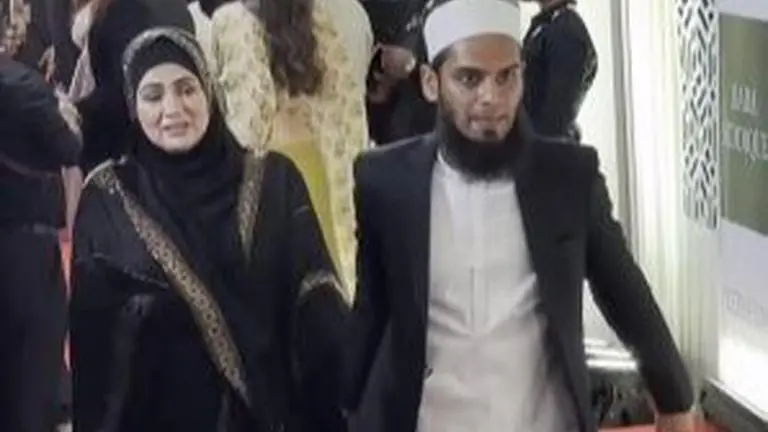 Sana Khan reacts to viral video of husband Anas Saiyad 'dragging' her Sana Khan