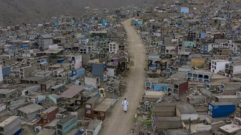 Urns with virus dead ashes now part of Peru homes Urns with virus dead ashes now part of Peru homes