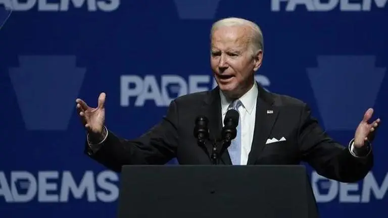 Joe Biden blasted for repeating anti-Irish sentiment & getting his wife’s genealogy wrong Joe Biden