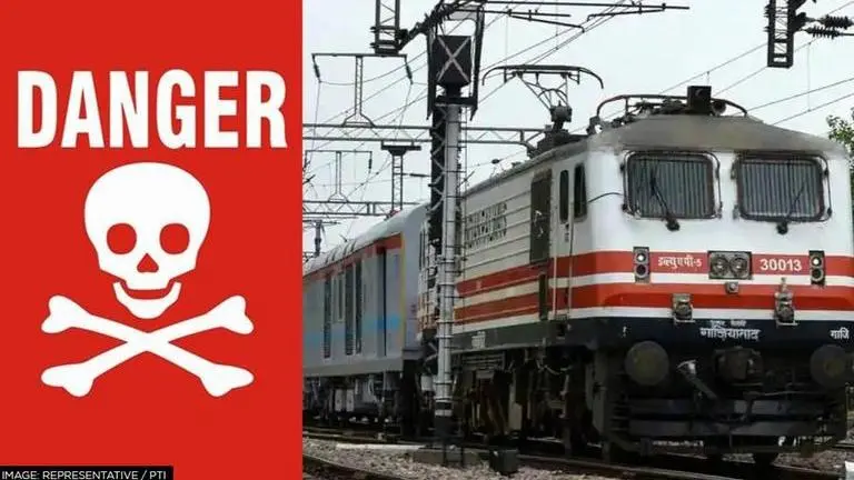 UP: Woman's sharp presence of mind helps averting major train accident in Etah UP