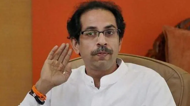 Maharashtra CM evades direct reply to Vadhavan container port query