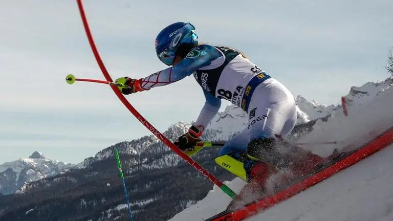 Shiffrin close to male skiers on same course at worlds