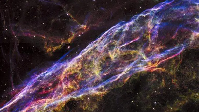 Explore the mesmerising Veil Nebula in this new Hubble image shared by NASA NASA