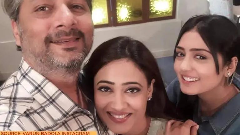 'Mere Dad Ki Dulhan' Written Update | March 13: Guneet And Amber talk about online dating mere dad ki dulhan written updates