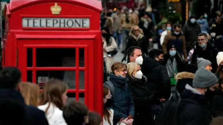 UK: Daily COVID cases soar to 1.85 lakh but death toll slumps - Is this Omicron effect? UK