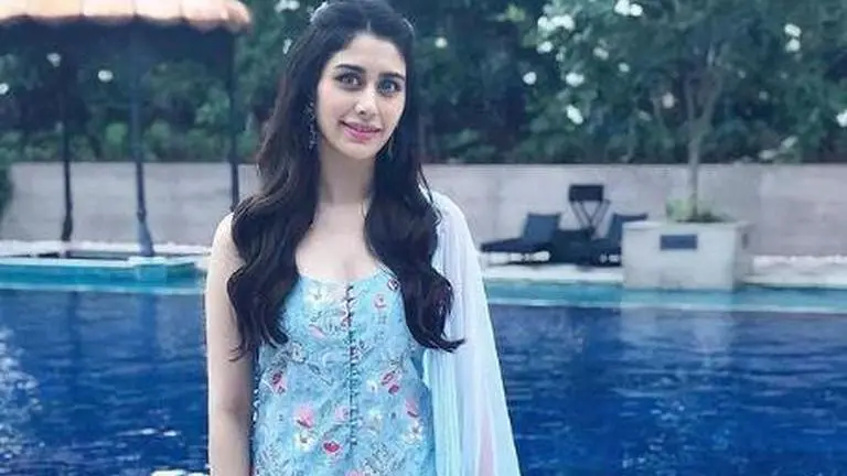 Warina Hussain quits social media, announces 'departure' with final Instagram post Warina Hussain