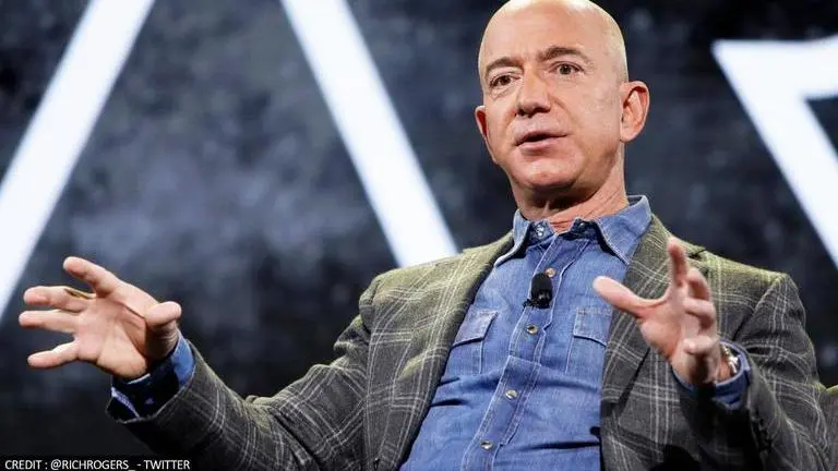 Jeff Bezos announces $1 billion Earth Fund grant for 'climate conservation purposes' Jeff Bezos