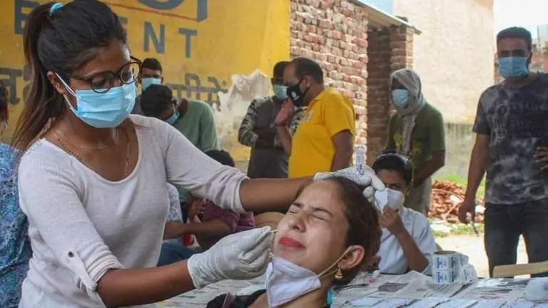 Centre to deploy teams in UP, J'khand, Chhattisgarh, Odisha to tackle rising COVID cases COVID-19