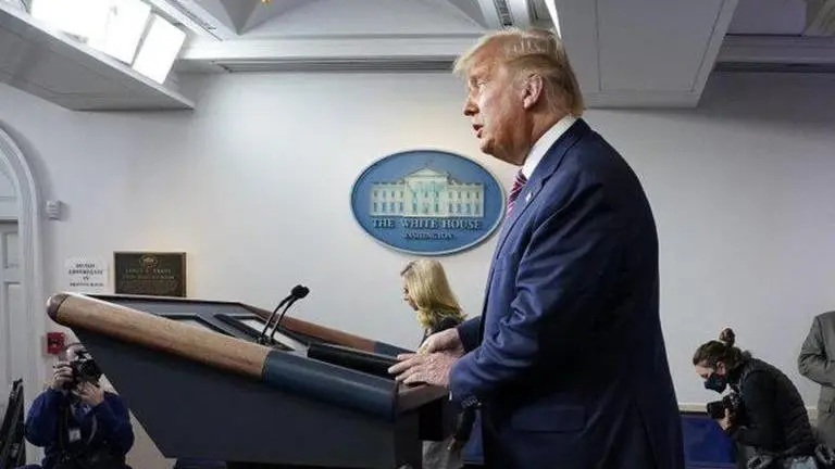 Trump honors Veterans Day at Tomb of the Unknown Trump honors Veterans Day at Tomb of the Unknown