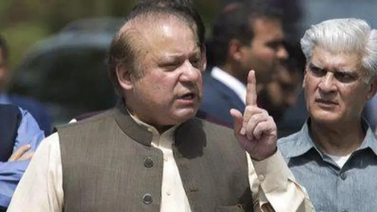 Former Pak PM Sharif calls for a full court hearing in response to PTI's petition Pakistan