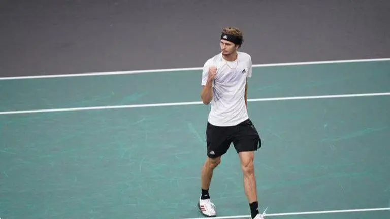 Zverev tops Nadal, sets up Paris Masters final vs. Medvedev