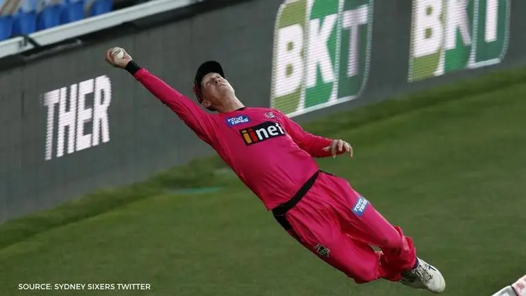 Jordan Silk produces first, SPECTACULAR air-borne save of BBL 2020 on boundary line: WATCH Jordan Silk