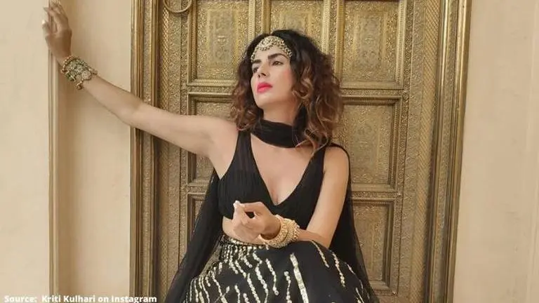 Kirti Kulhari's throwback beach picture and caption hit the bullseye Kirti Kulhari