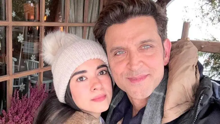 Hrithik Roshan is all hearts for bae Saba Azad's saree look saba azad