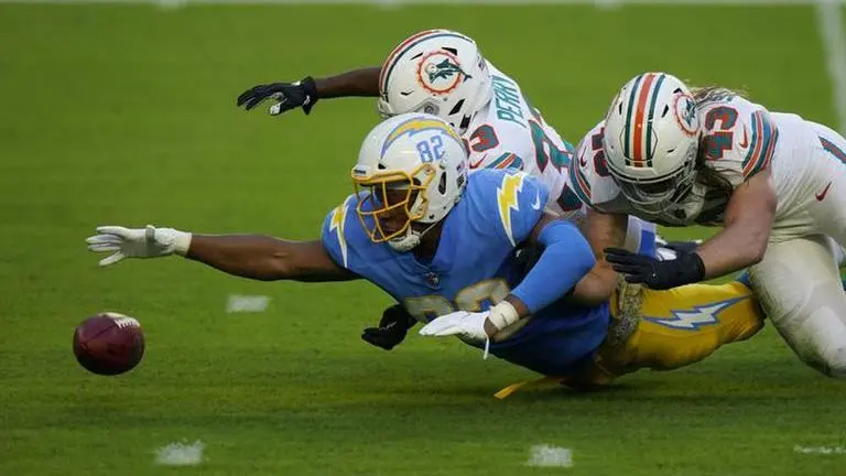 Chargers frustrated after third straight loss has them 2-7 Chargers frustrated after third straight loss has them 2-7