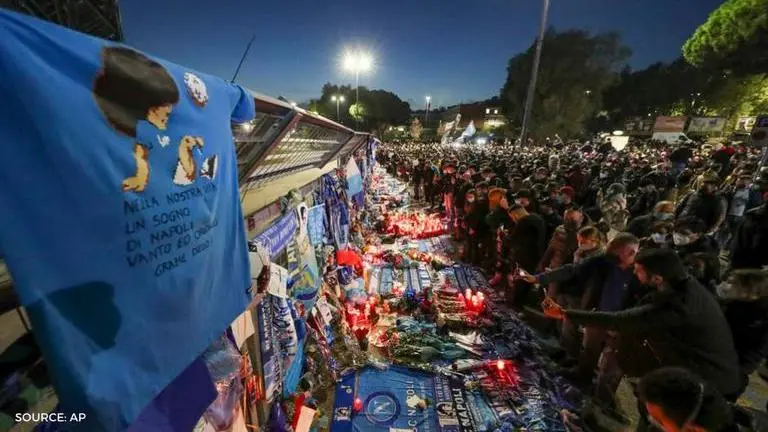 Napoli fans gather outside San Paolo to honour Argentine great Diego Maradona; watch napoli