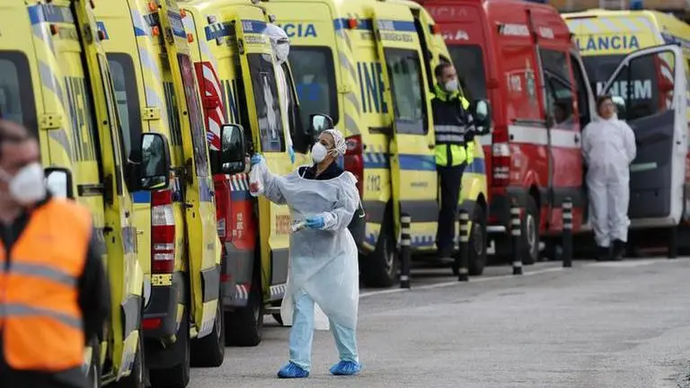 Hospitals in Lisbon under pressure with surge in virus