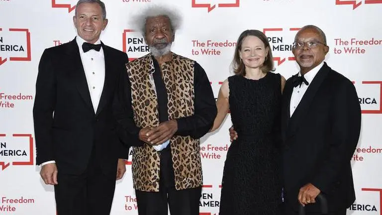 Hundreds gather for PEN America gala, hosted by Awkwafina literary