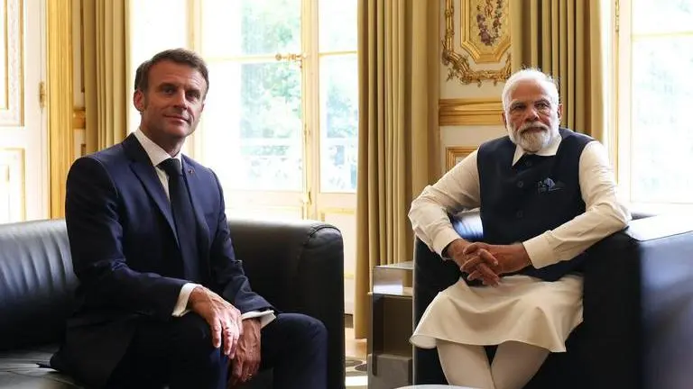 PM Modi & France's Macron hold tête-à-tête, delegation-level talks at Élysée Palace PM Modi in France