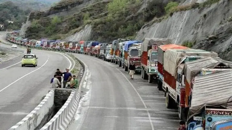 Jammu-Srinagar highway reopened for one-way traffic