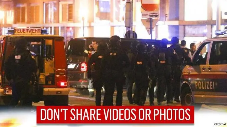 Vienna synagogue shooting: Police urge social media restrain as attackers still on loose Vienna synagogue shooting