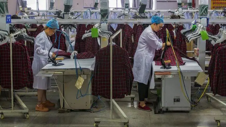 China's manufacturing recovery weakens in December