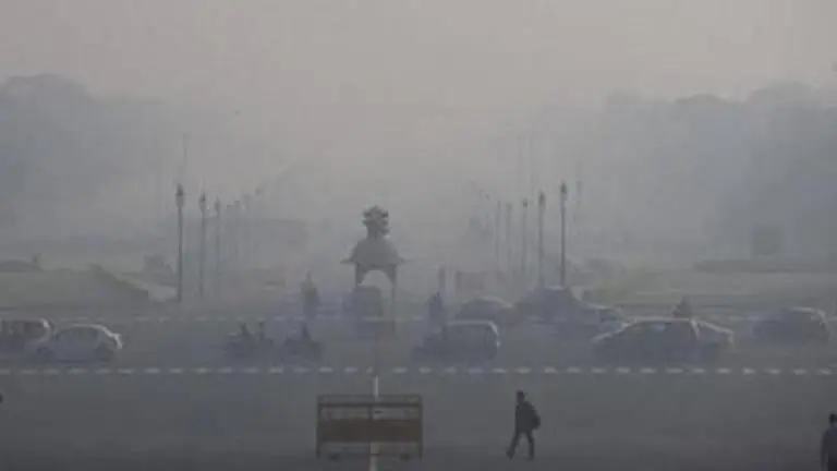 Delhi's air quality 'very poor', likely to improve over next 2 days