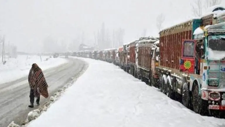 Jammu-Srinagar National Highway open for one-way traffic Representative Image